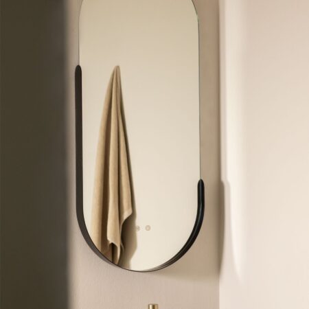 Specchio da parete ovale da bagno con luce LED e antiappannamento (45x105 cm) Vacson