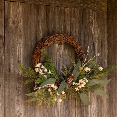 Corona di Natale decorativa in rattan con pigne Fironila