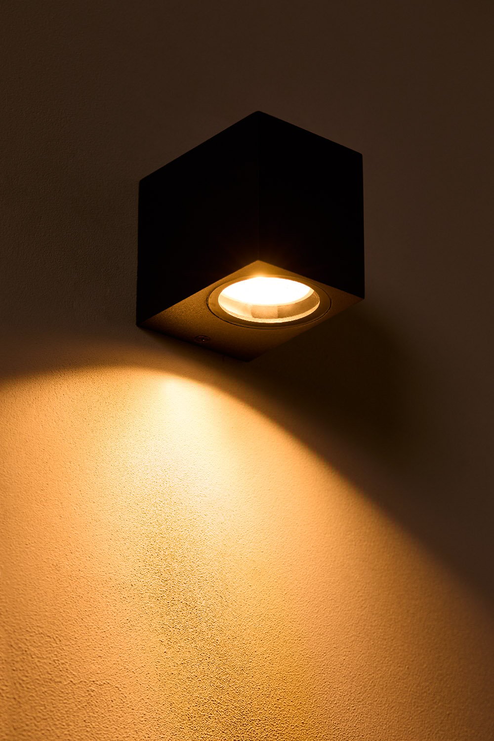 Lampada da parete Dolton in alluminio