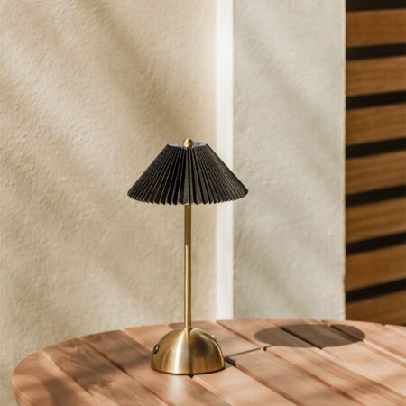 Lampada da tavolo LED wireless per esterni in ferro Berila