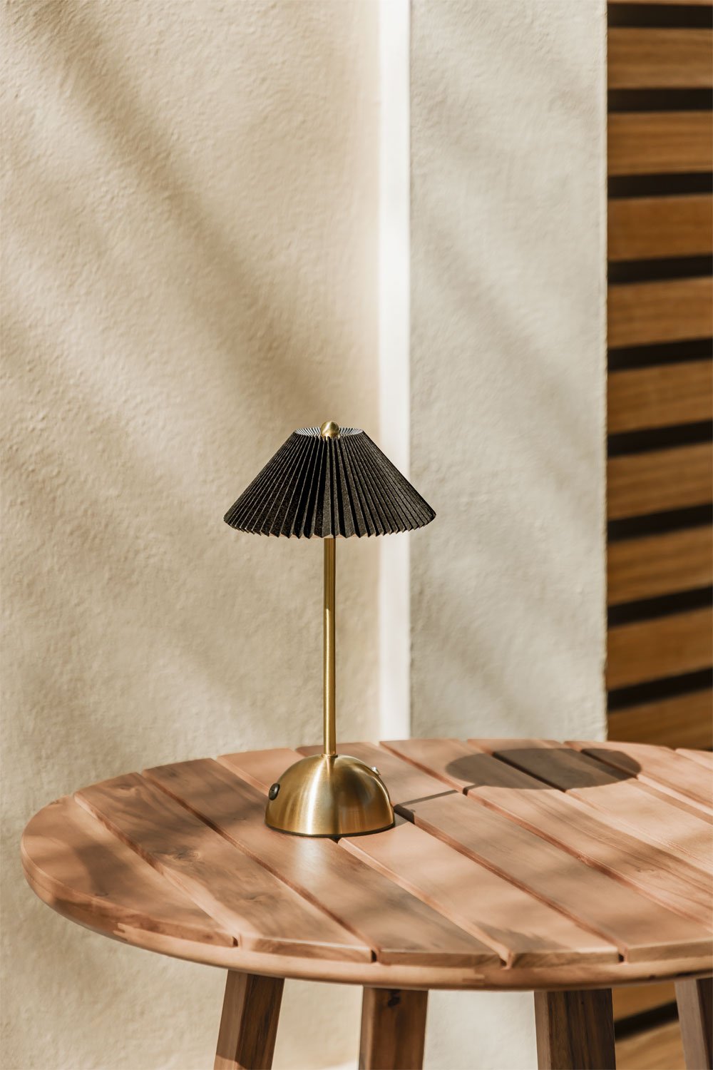 Lampada da tavolo LED wireless per esterni in ferro Berila