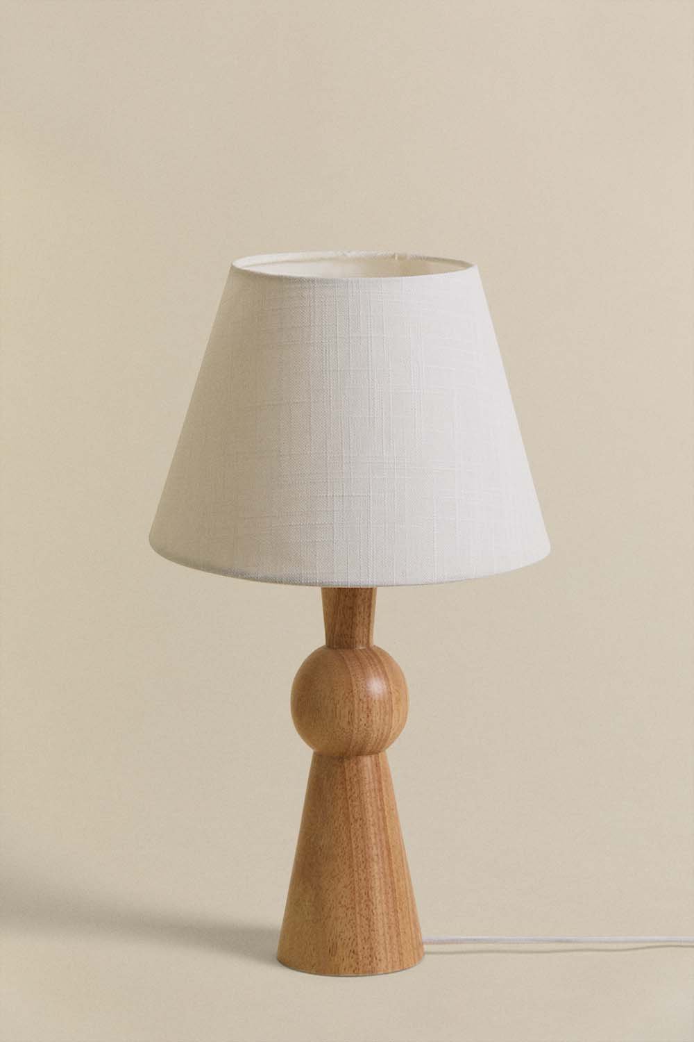 Lampada da tavolo Jevila in legno di gomma