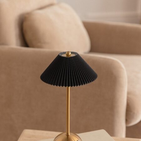 Lampada da tavolo LED wireless in ferro Berila