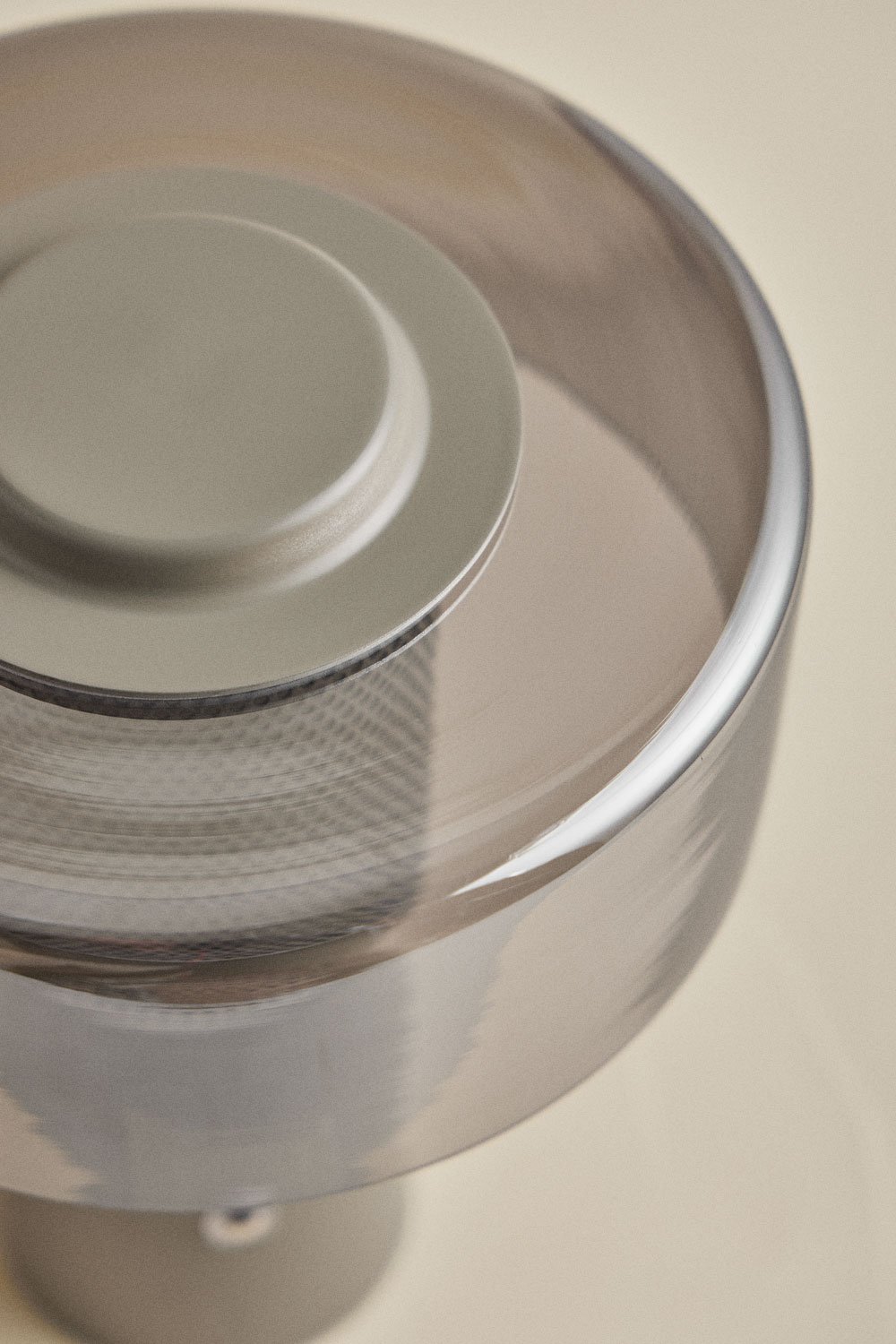 Lampada da tavolo LED wireless Elfriede in vetro e acciaio
