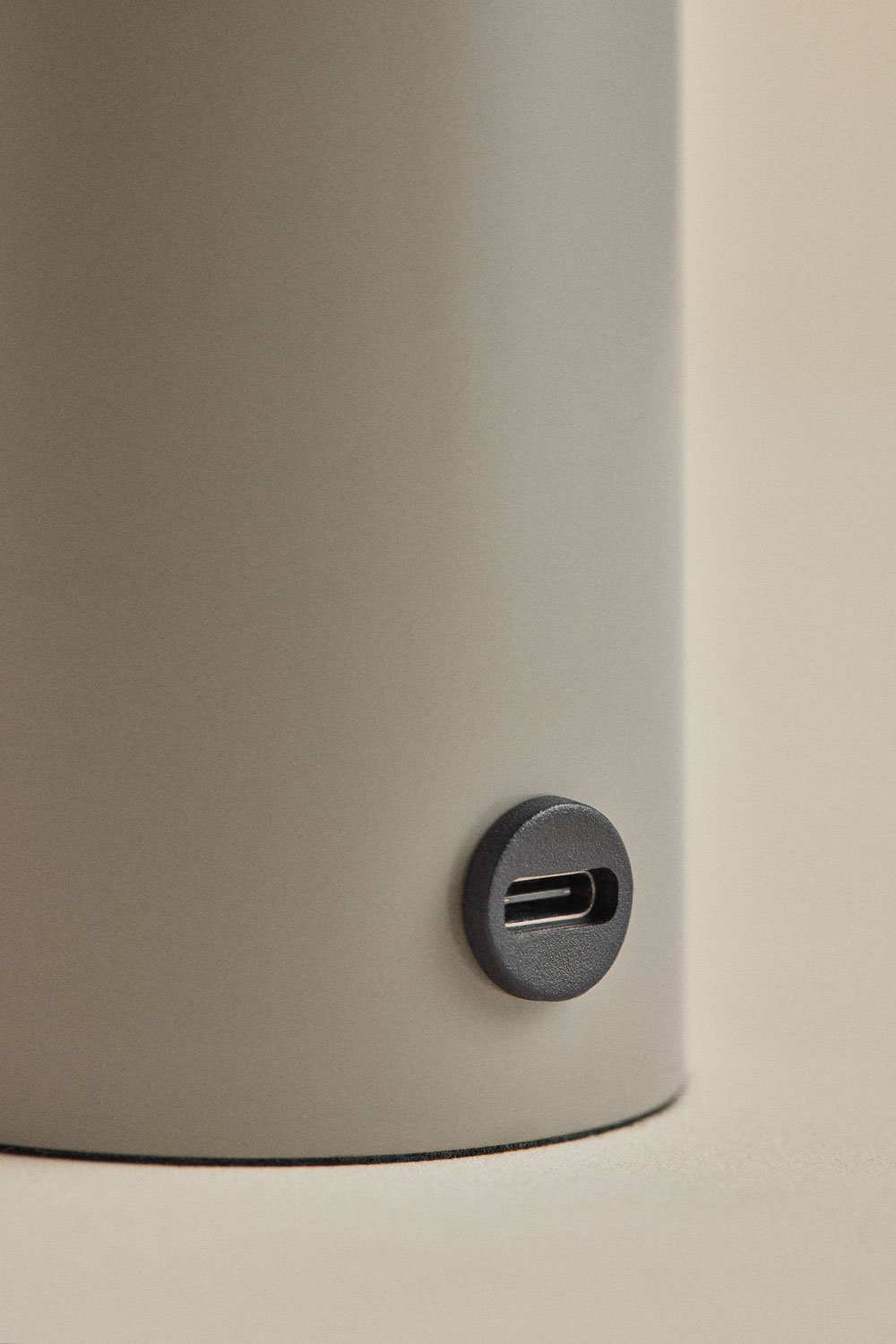 Lampada da tavolo LED wireless Elfriede in vetro e acciaio