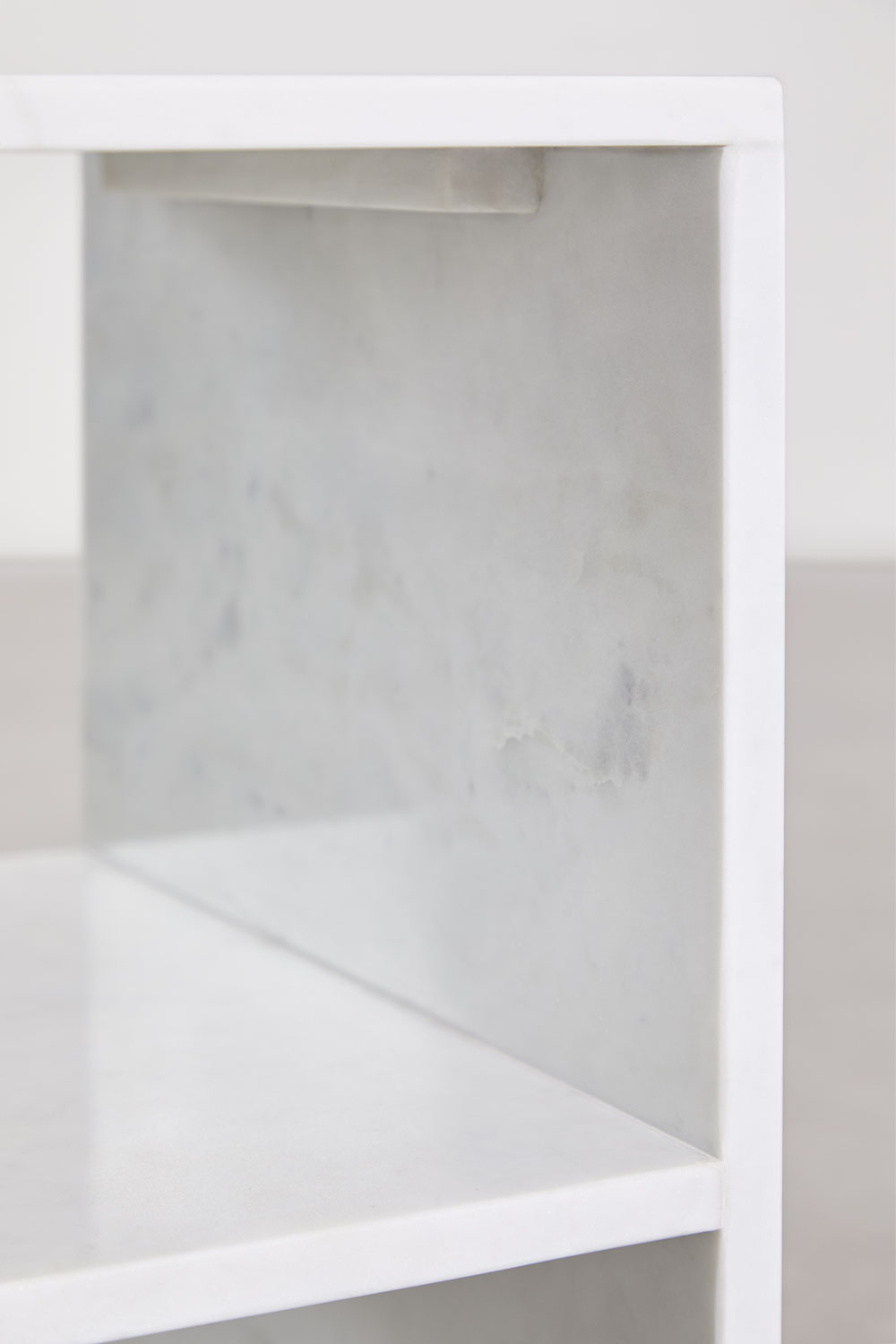 Confezione da 2 comodini quadrati 35x35 cm in marmo Gabrielle