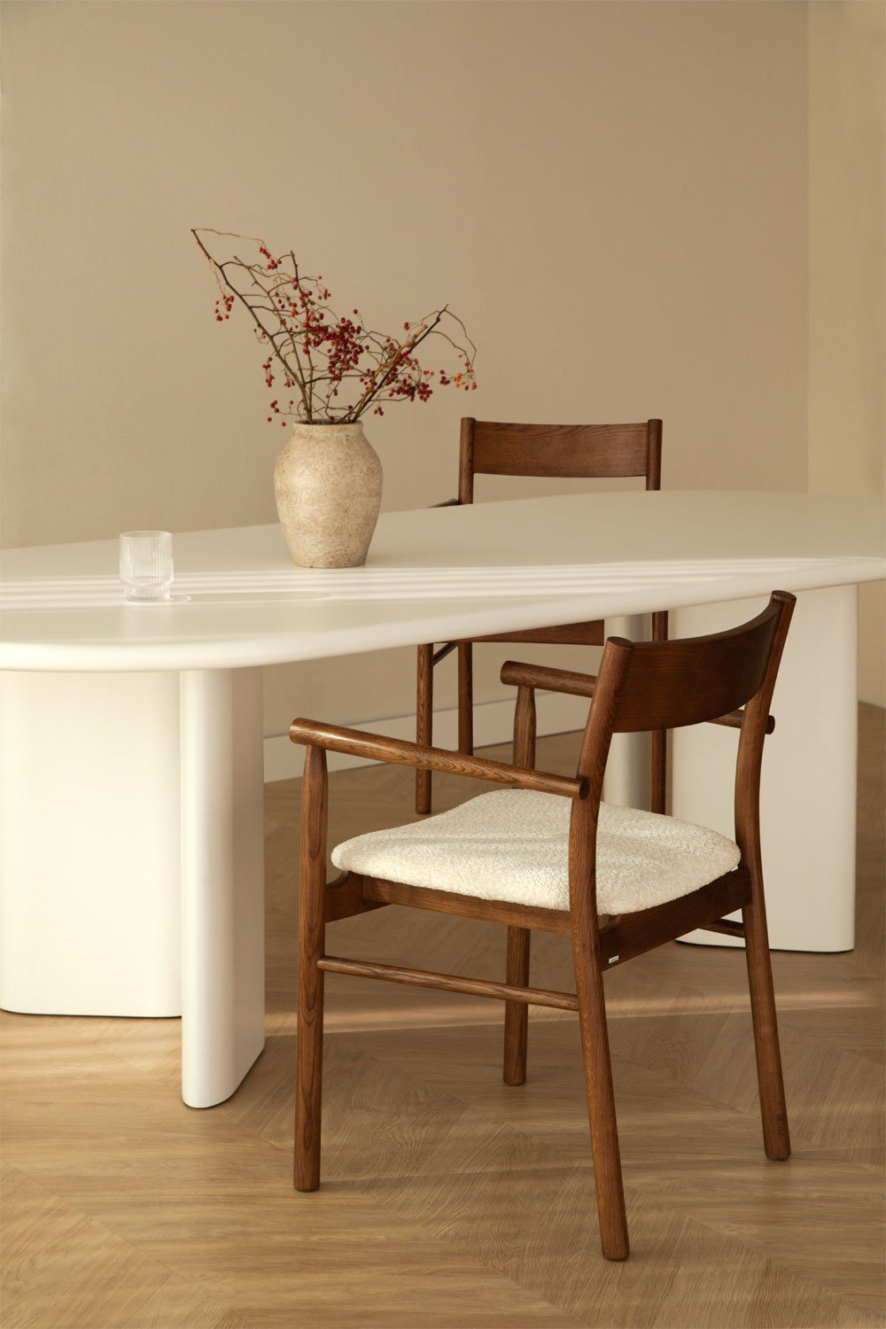 Pacco di 2 sedie da pranzo in legno di rovere e bouclé Mara Signature