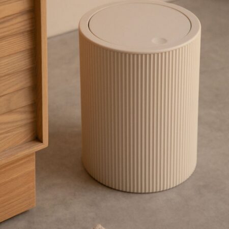 Contenitore per rifiuti con coperchio in ABS Ozene