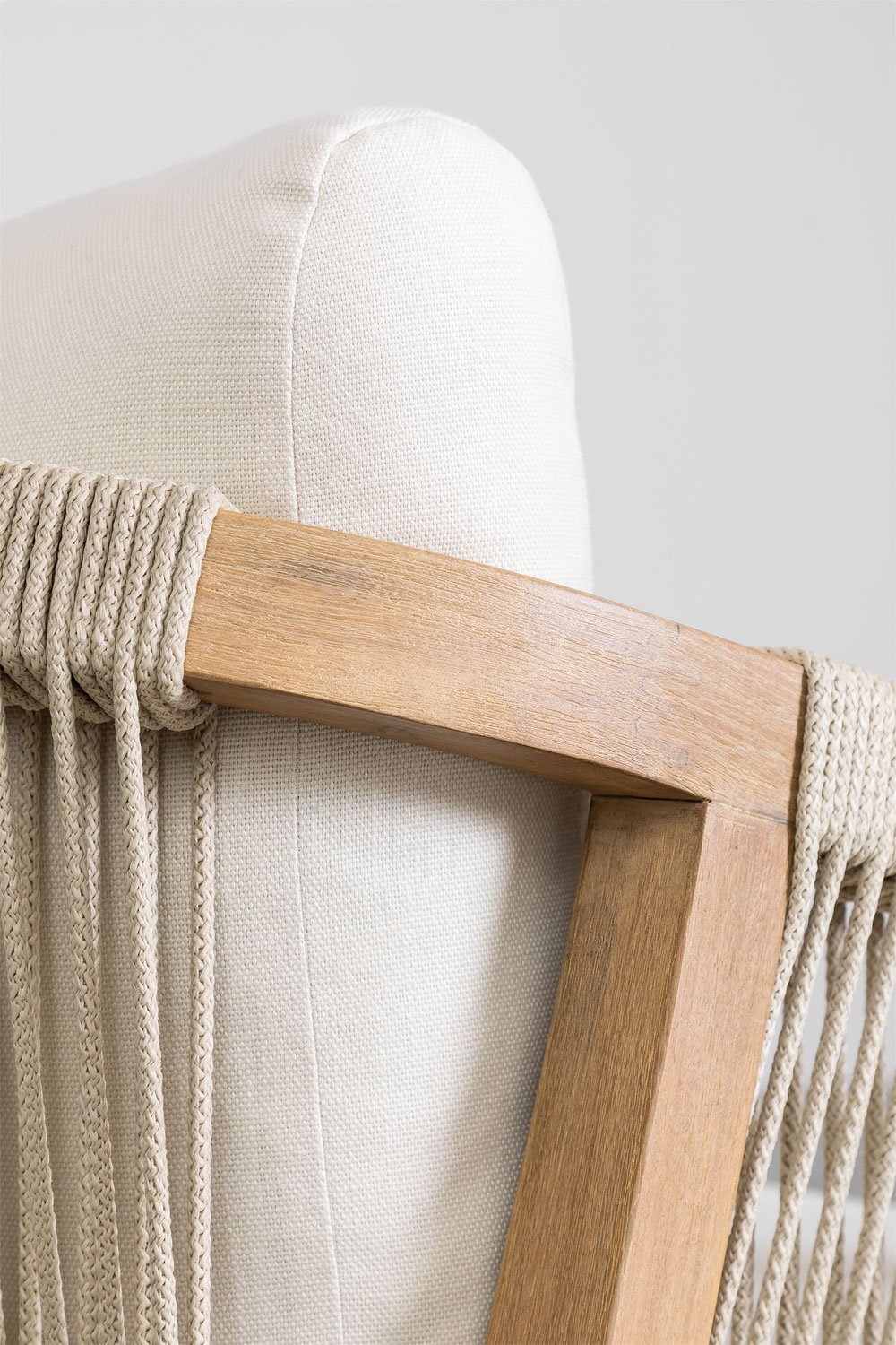 Poltrona in legno di acacia Dubai