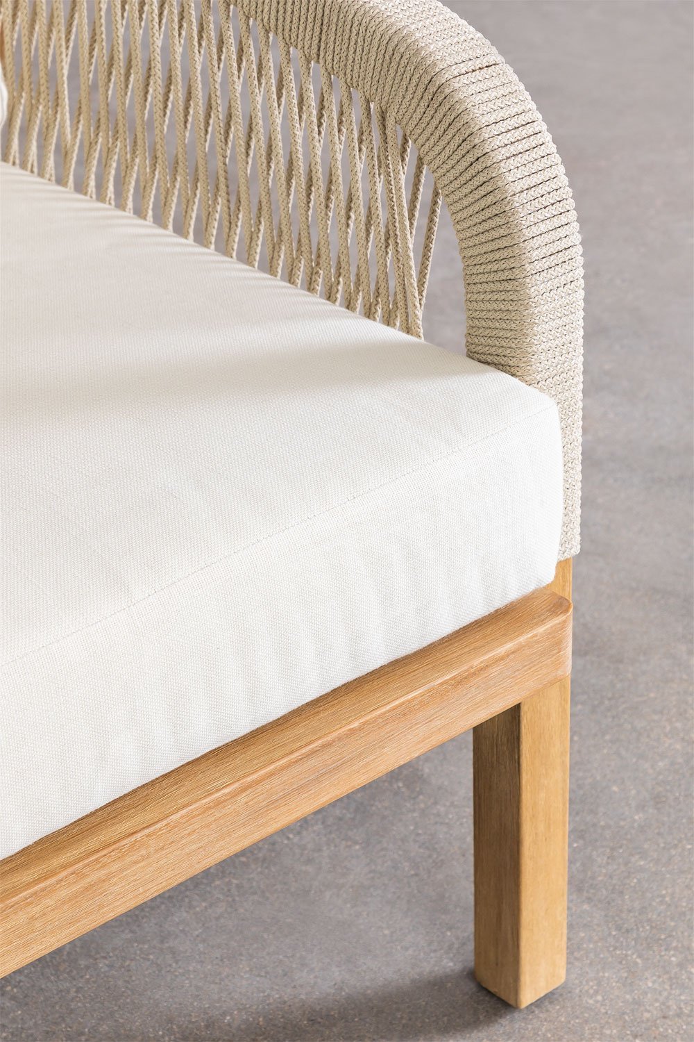Poltrona in legno di acacia Dubai