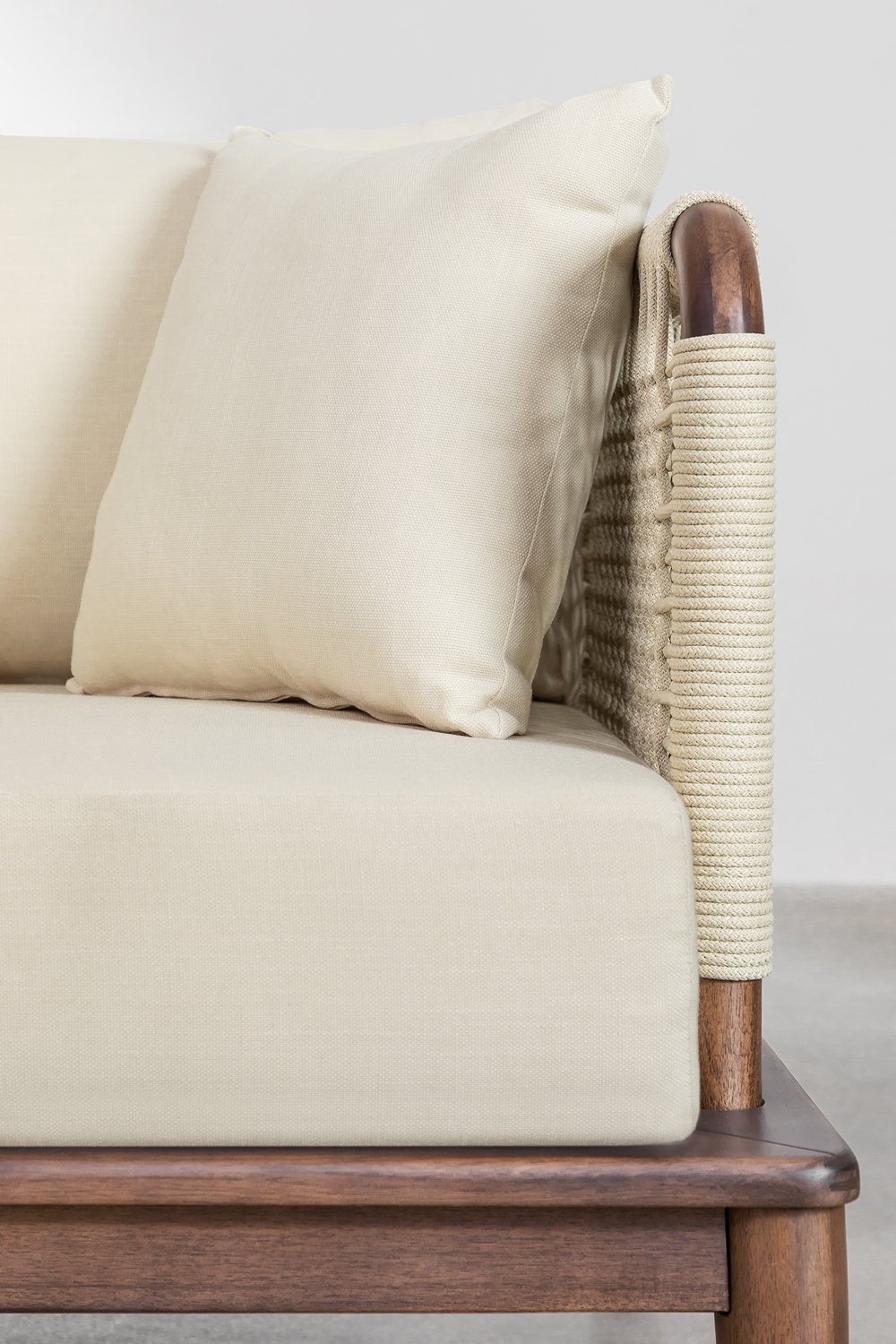 Poltrona Giulia in legno di acacia