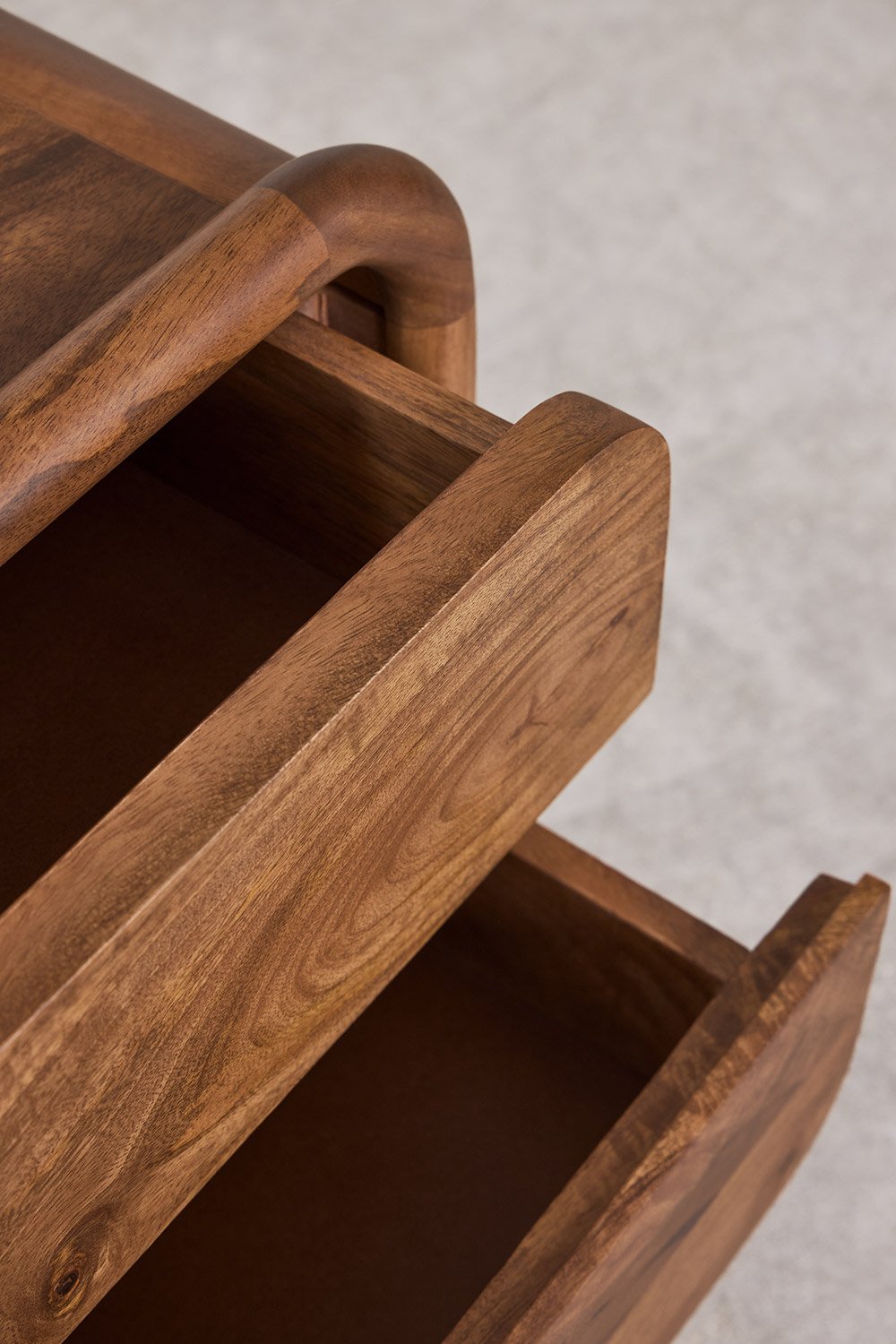 Confezione da 2 comodini 50x43 cm in legno di mango Gina