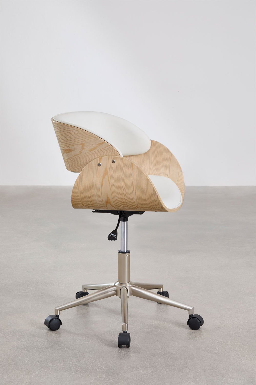 Sedia da scrivania con ruote in legno e similpelle Lorete