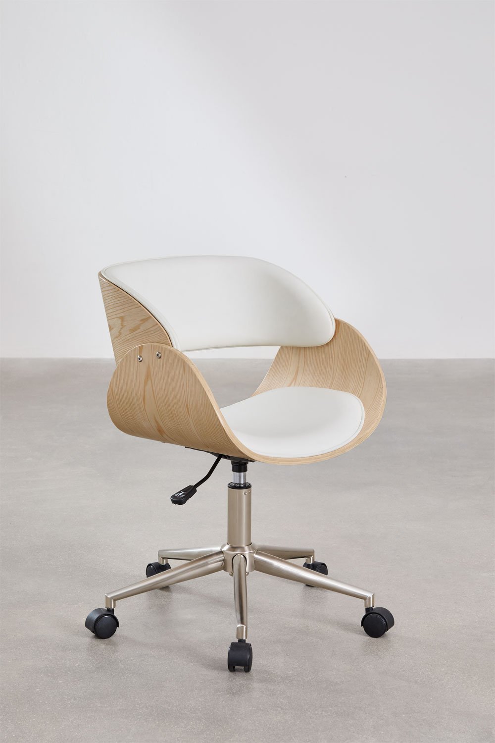 Sedia da scrivania con ruote in legno e similpelle Lorete