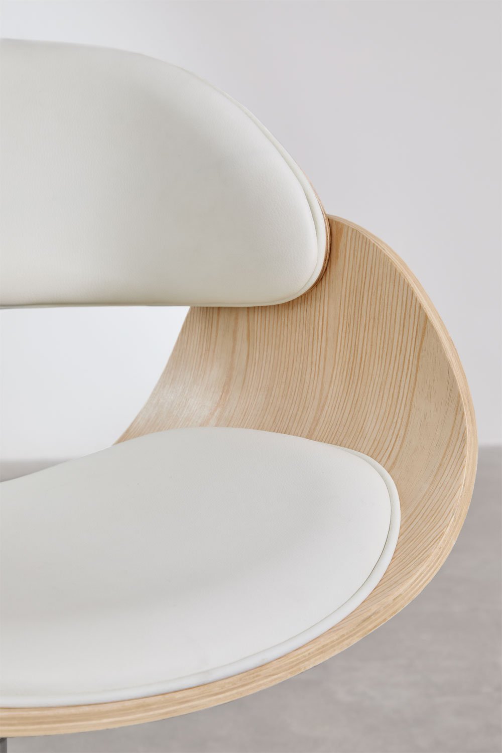 Sedia da scrivania con ruote in legno e similpelle Lorete