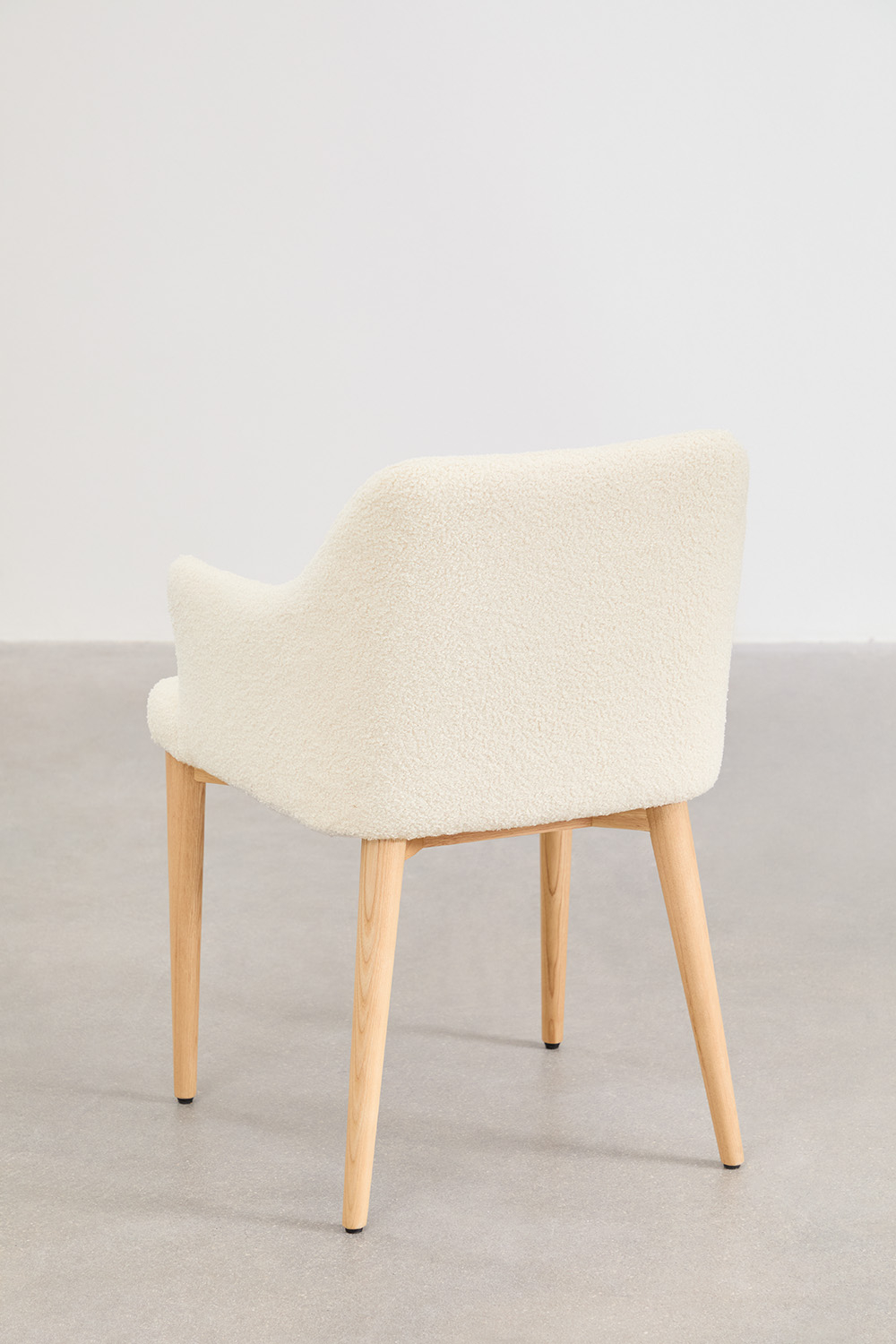 Sedia da pranzo con braccioli in shearling Banfil