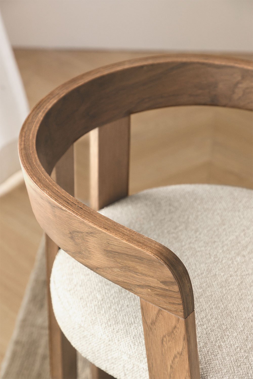 Sedia da pranzo imbottita Yvone con braccioli in legno