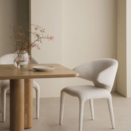 Sedia da pranzo in tessuto bouclé Arnoia