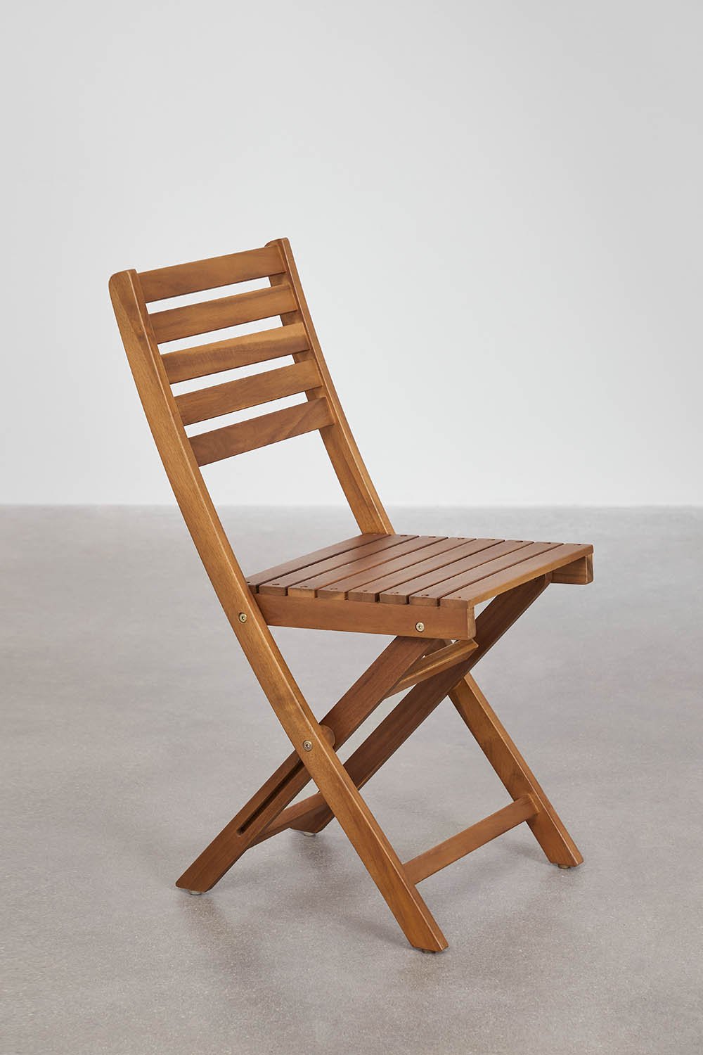 Set tavolo rotondo (Ø60 cm) e 2 sedie da giardino pieghevoli in legno di acacia Delawer