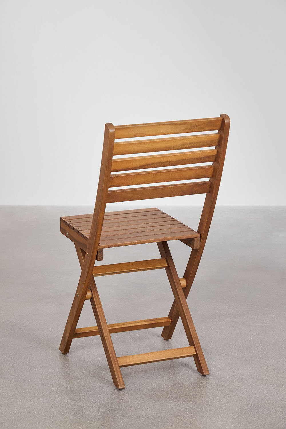 Set tavolo rotondo (Ø60 cm) e 2 sedie da giardino pieghevoli in legno di acacia Delawer