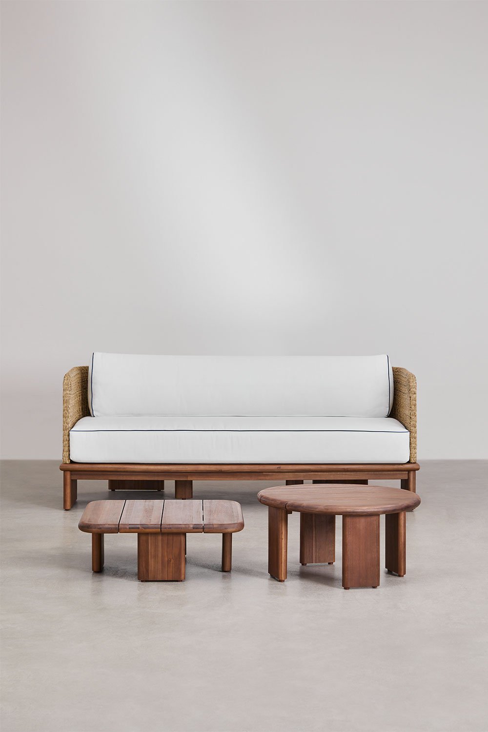 Set da giardino con divano 3 posti e 2 tavolini in rattan e legno di acacia Famara
