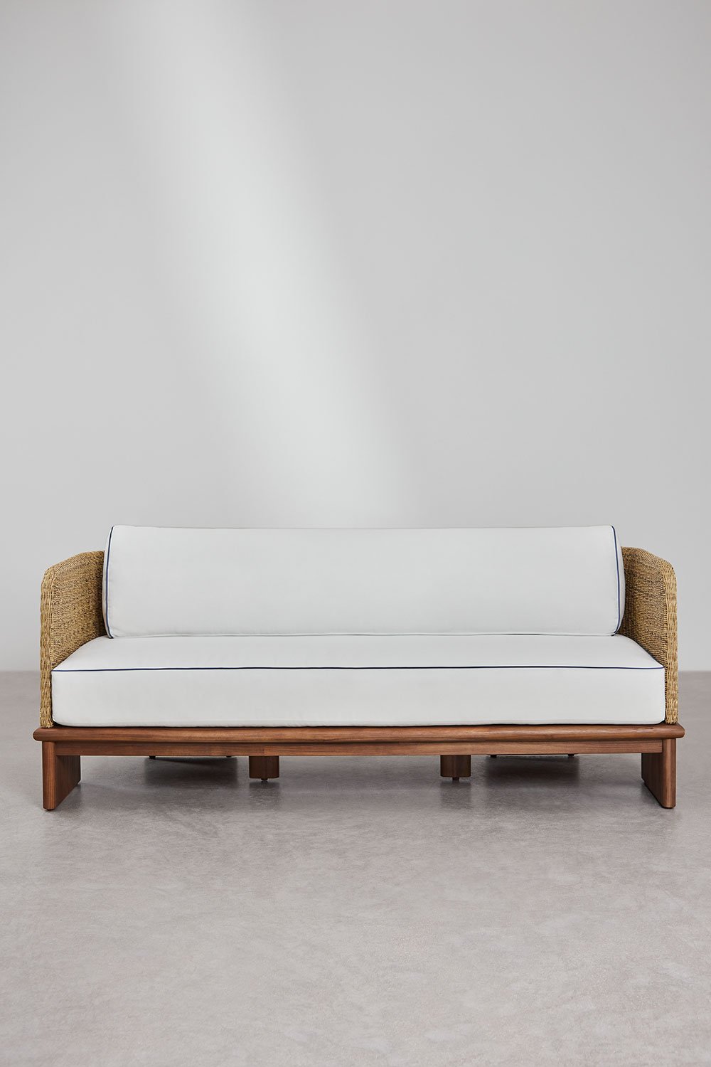 Set da giardino con divano 3 posti e 2 tavolini in rattan e legno di acacia Famara