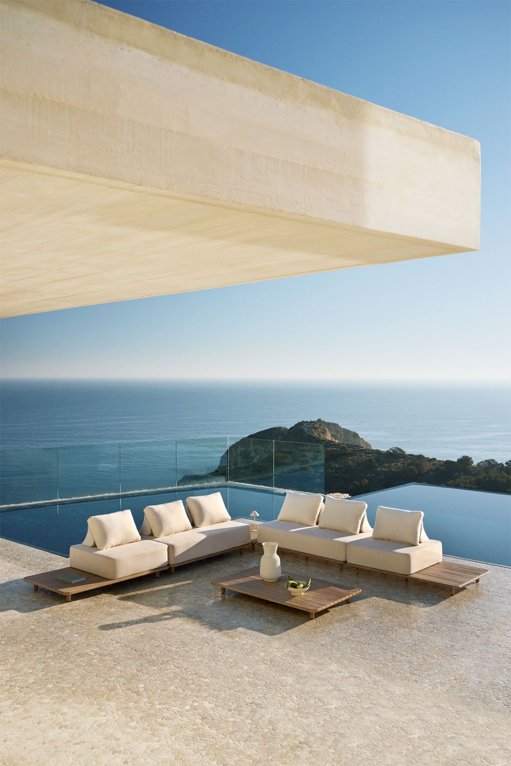 Set da giardino con divano angolare componibile 4 pezzi con tavolino laterale e tavolino basso 160x95 cm in acacia Portet