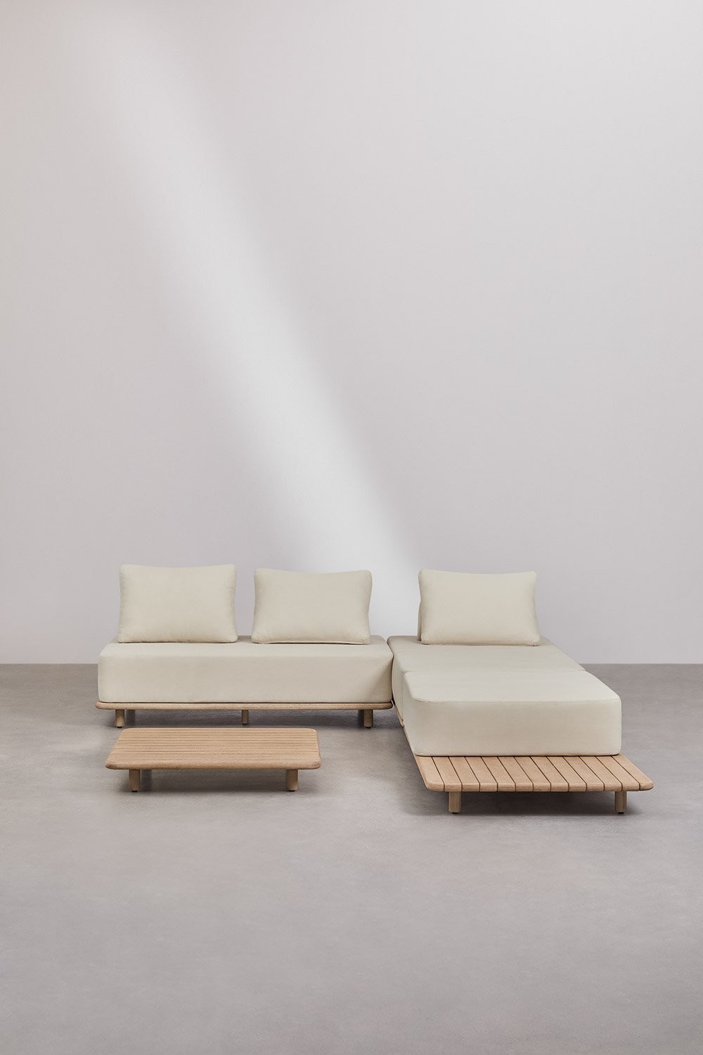 Set da giardino con divano chaise longue modulare 3 pezzi con tavolino laterale e tavolino basso 95x95 cm in acacia Portet