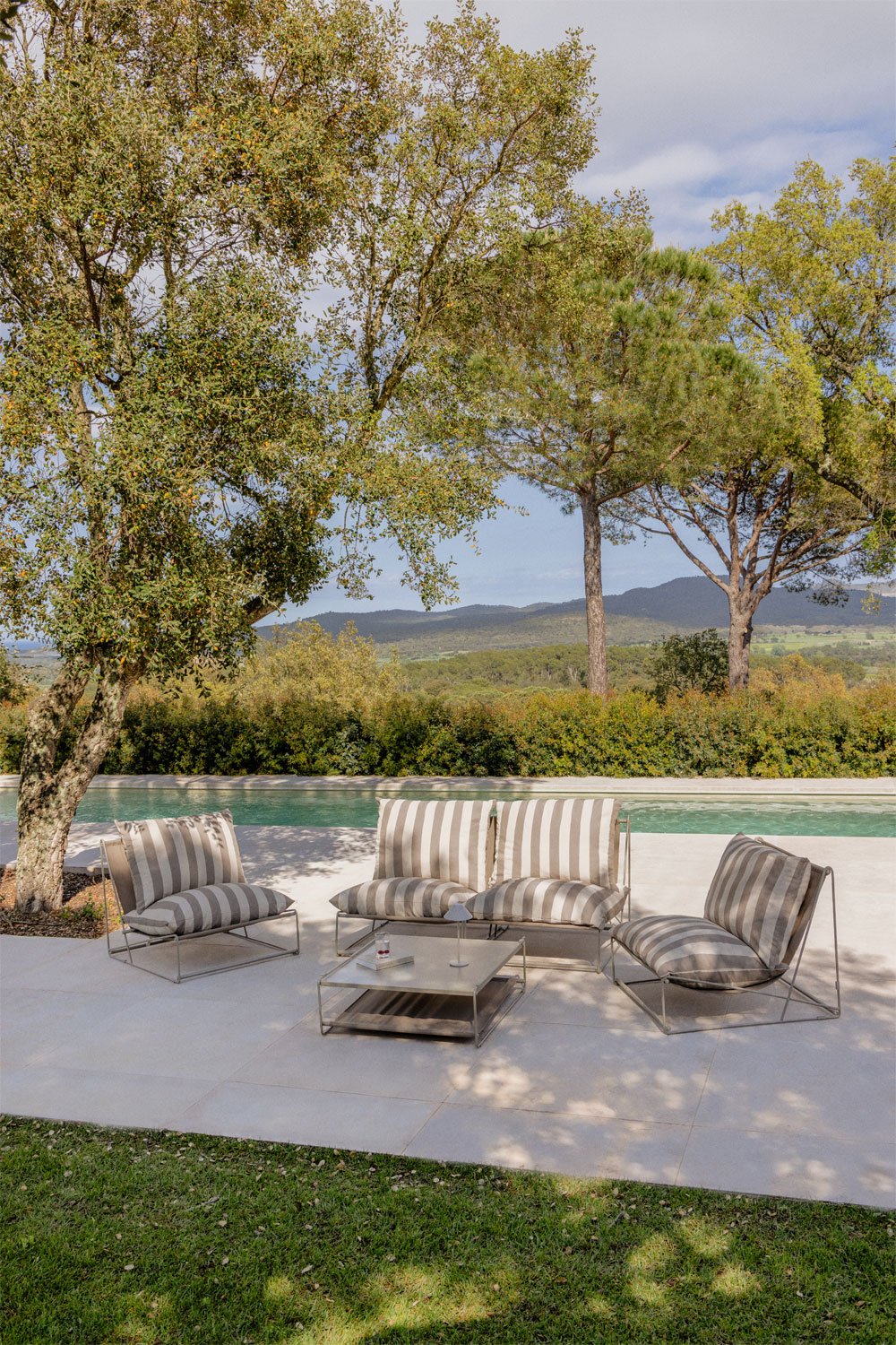 Set da giardino con divano modulare a 2 pezzi, 2 poltrone e tavolino convertibile Amaro
