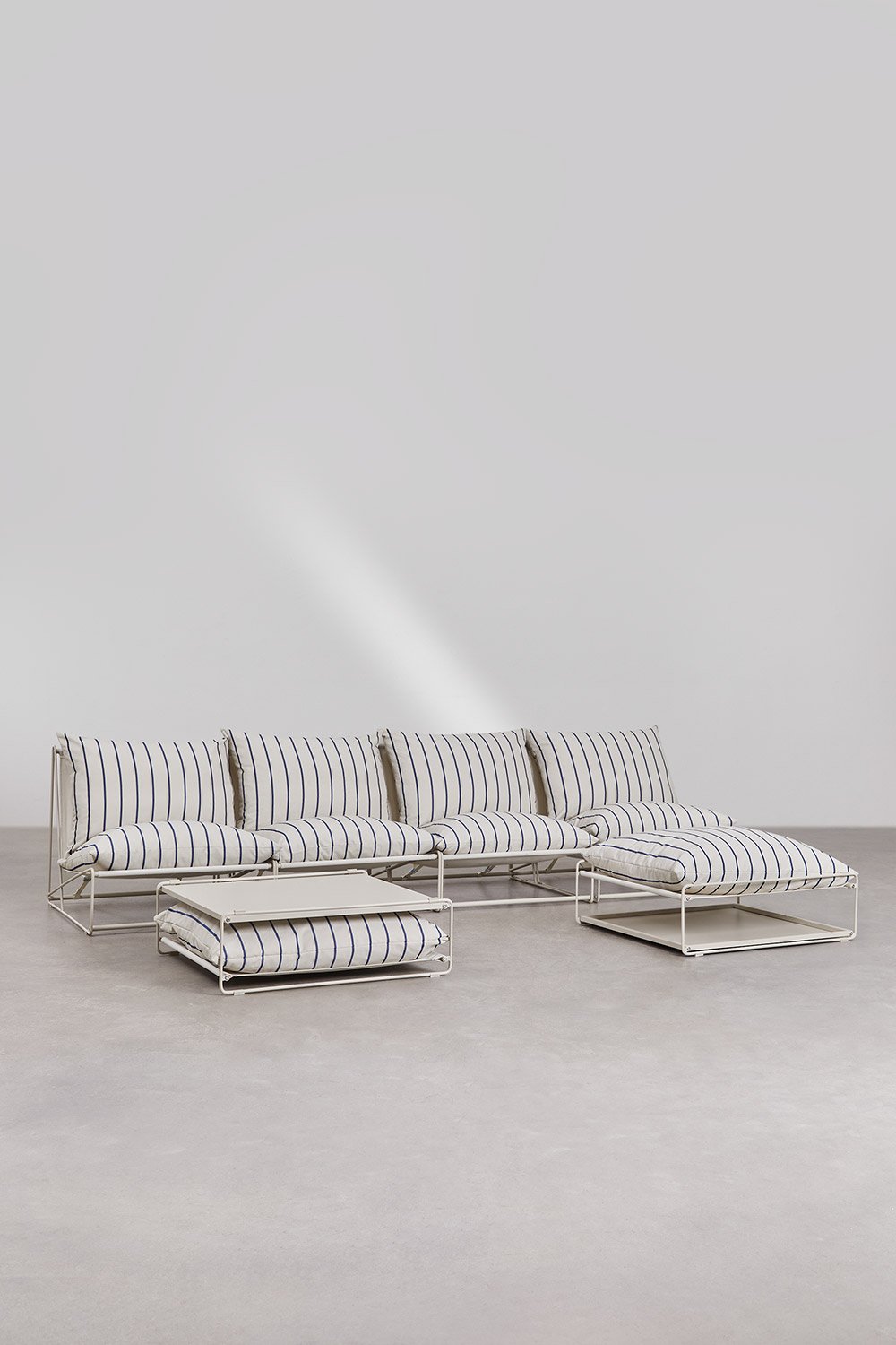 Set da giardino con divano modulare a 4 pezzi, tavolino e pouf convertibile Amaro
