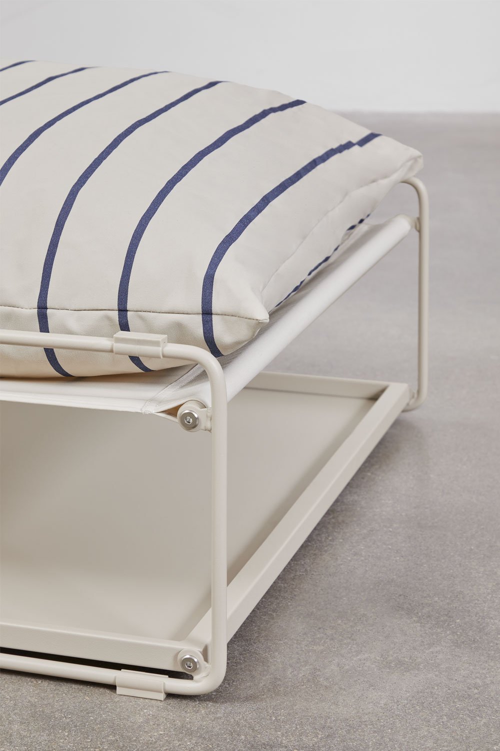 Set da giardino con divano modulare a 5 pezzi, tavolino e pouf convertibile Amaro