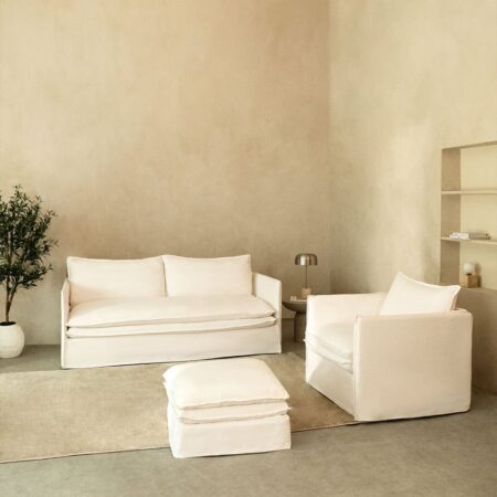 Set da soggiorno Grace in lino e cotone con divano 2 posti, poltrona e pouf