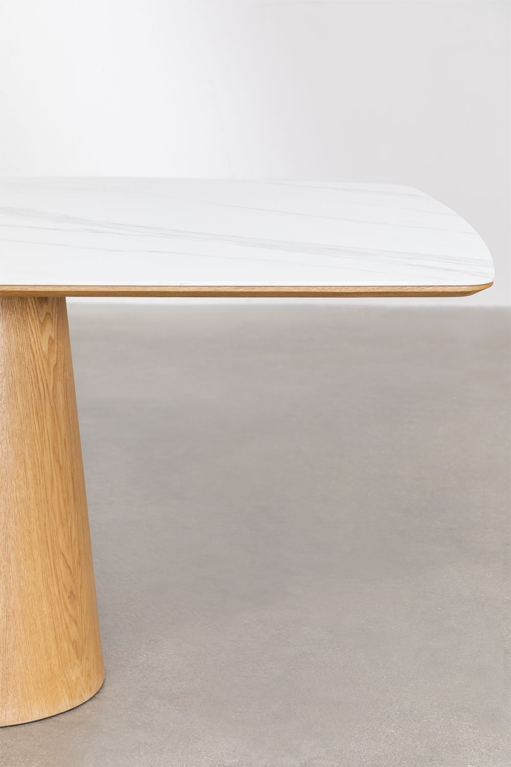 Set tavolo rettangolare impiallacciato in ceramica (200x100 cm) Aura e 8 sedie da pranzo in legno di frassino e tessuto Leo bouc