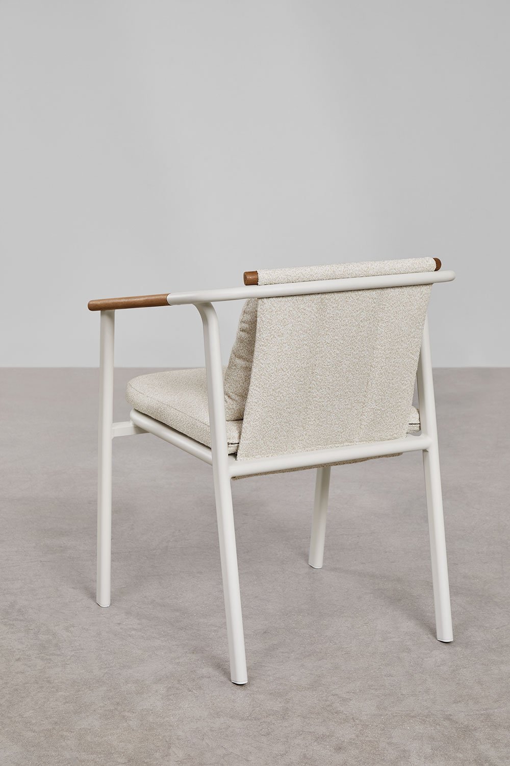 Set da tavolo ovale Taneli, 260x110 cm, in alluminio e legno di teak, e 10 sedie da giardino Yervin, in alluminio e tessuto bouc