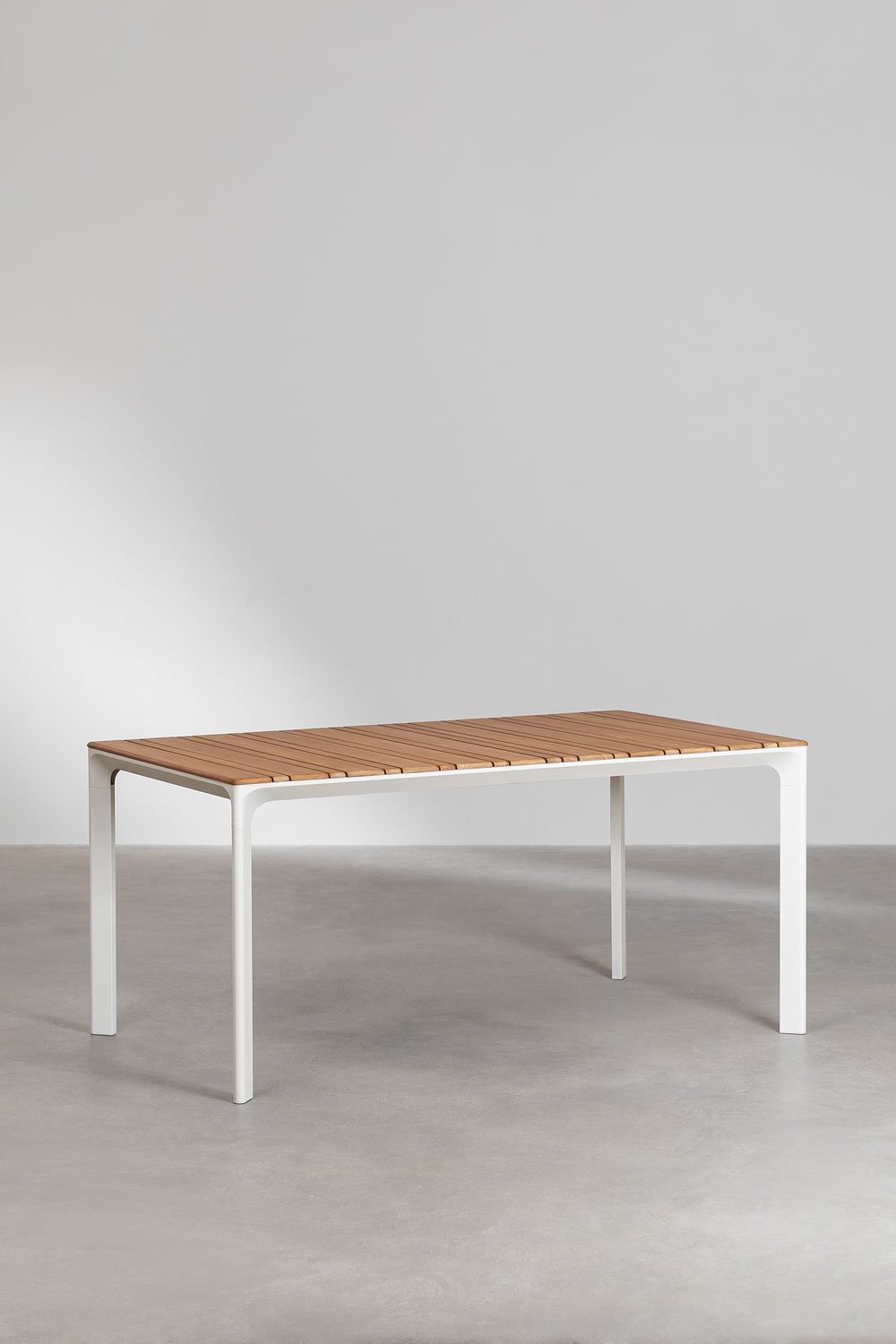 Set da tavolo rettangolare Katiana, 160x90 cm, in alluminio e legno di teak, e 6 sedie da giardino Yervin, in alluminio e tessut