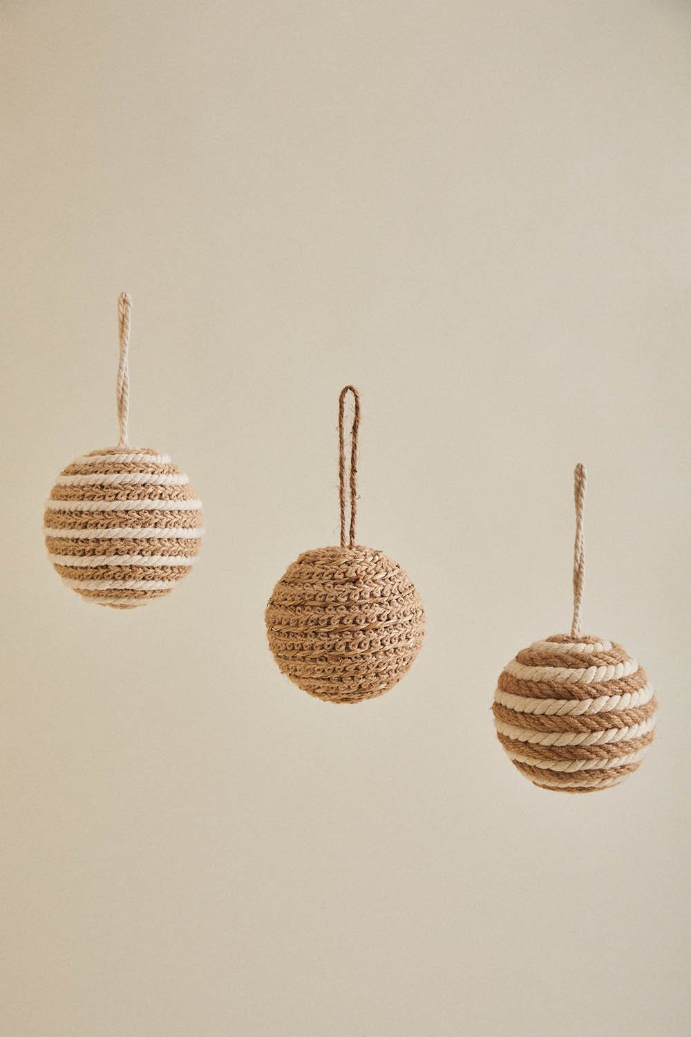 Set di 3 addobbi natalizi in corda intrecciata Nevor