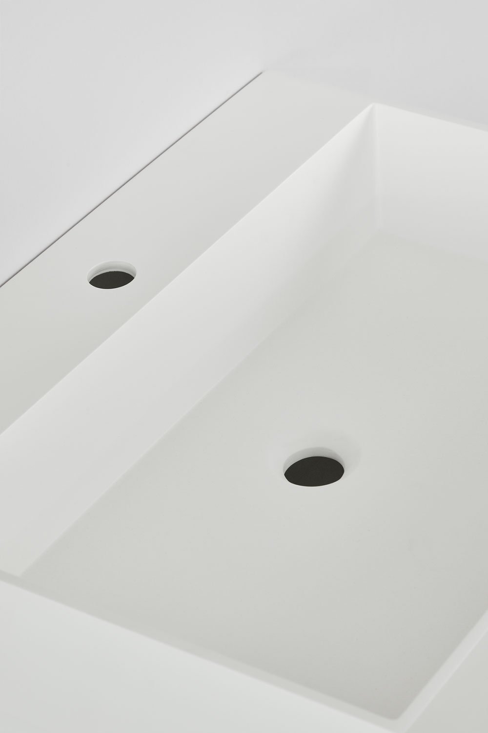 Set di mobili da bagno in legno e impiallacciatura di frassino con lavabo integrato Ona