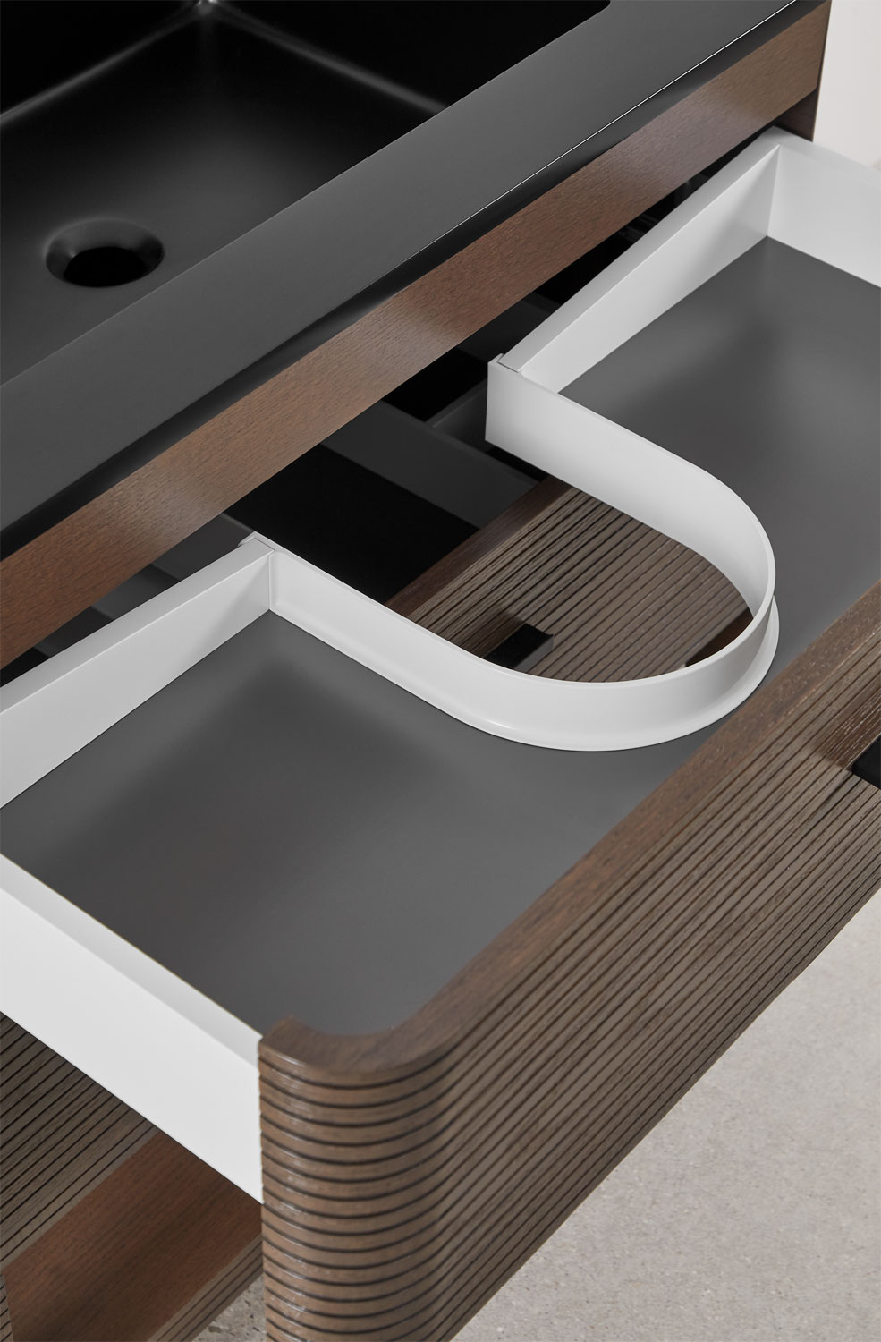Set di mobili da bagno in legno con lavabo integrato Misene