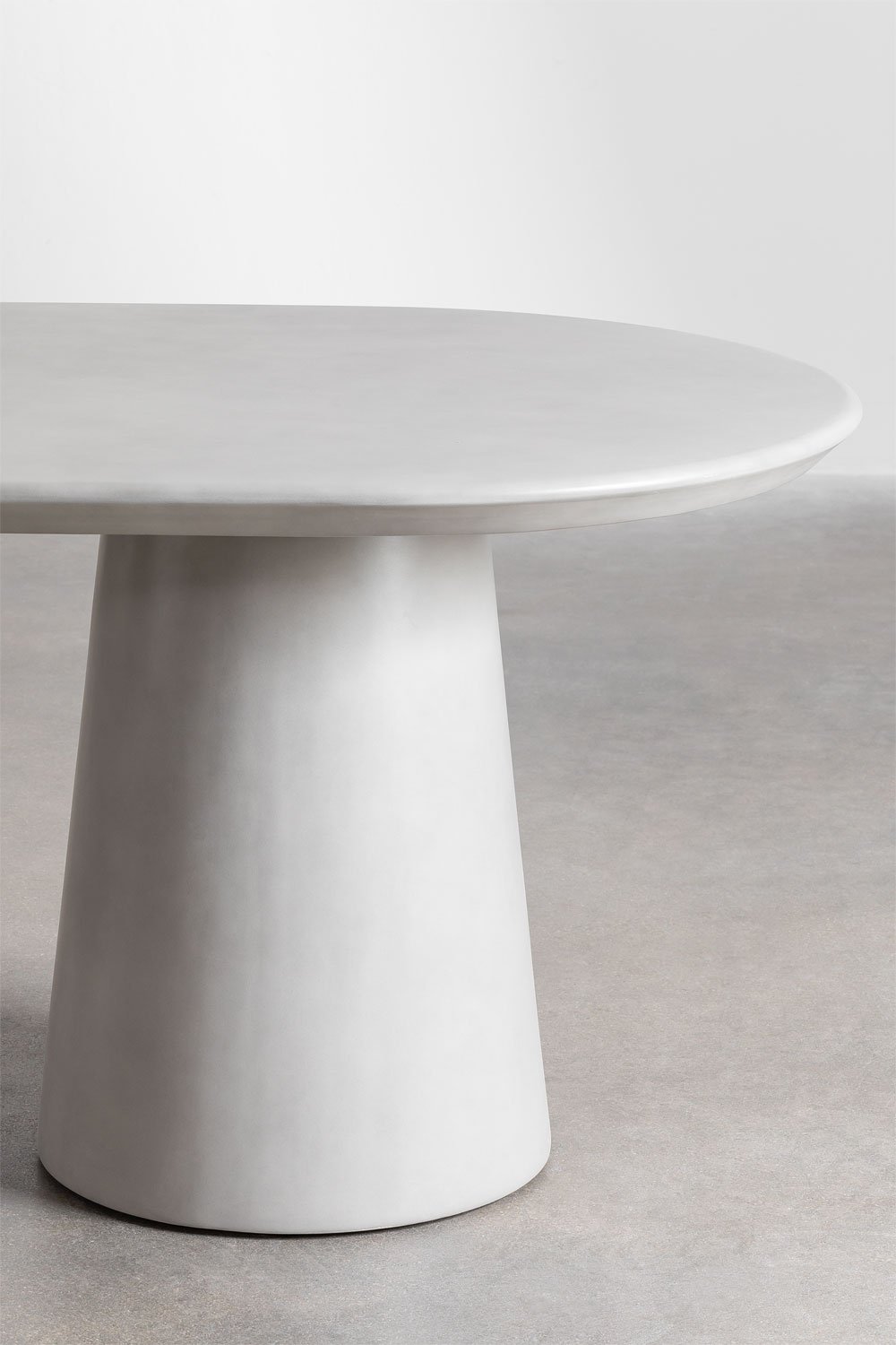 Set tavolo ovale 220x95 cm in cemento Noemi e 10 sedie da pranzo in legno imbottite Amieva