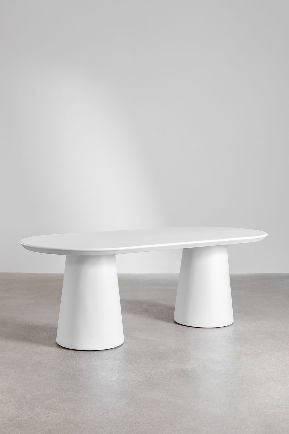 Set da tavolo ovale in cemento (220x95 cm) Noemi e 8 sedie da pranzo in legno di rovere e corda intrecciata Mara