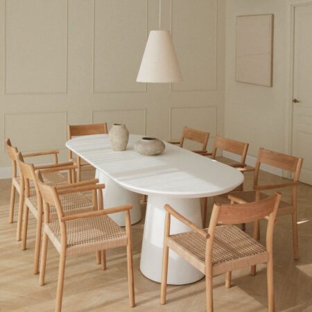Set da tavolo ovale in cemento (220x95 cm) Noemi e 8 sedie da pranzo in legno di rovere e corda intrecciata Mara