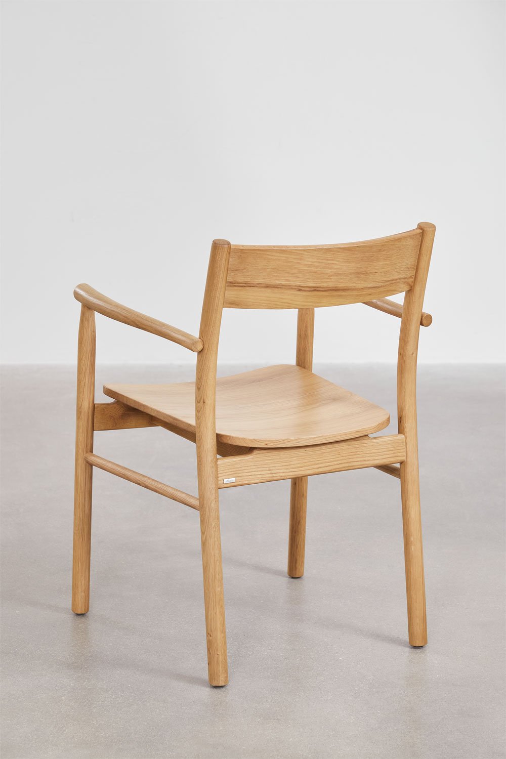 Set tavolo ovale Noemi in cemento effetto travertino (220x95 cm) e 8 sedie da pranzo Mara Signature in legno di rovere