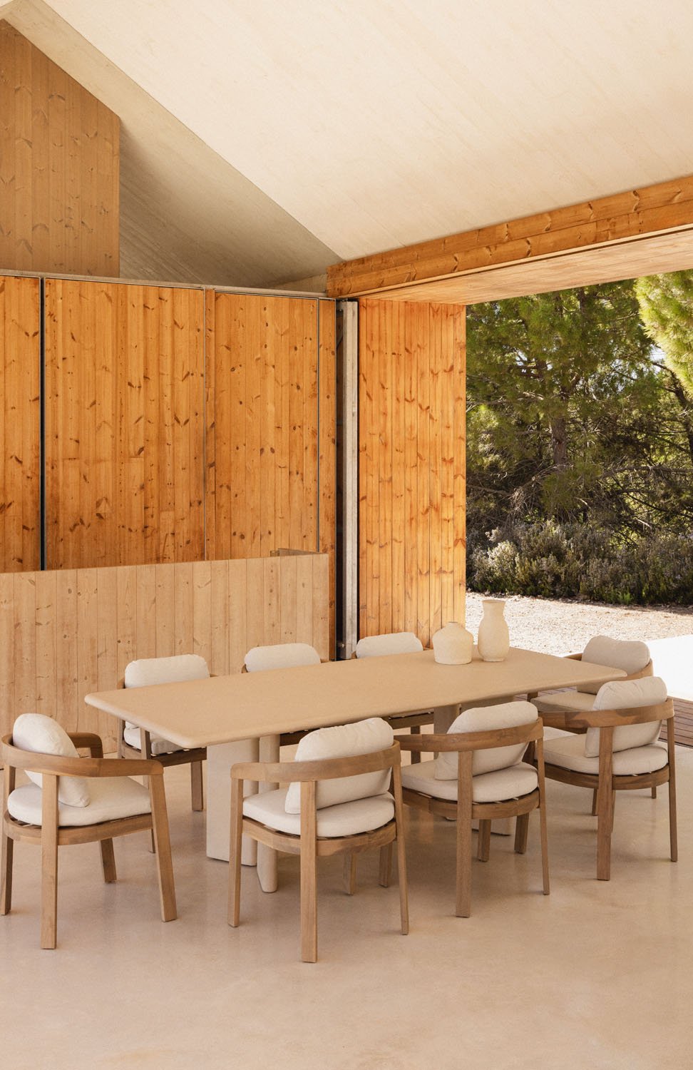 Set tavolo rettangolare 240x100 cm in cemento Chelsea e 8 sedie da giardino in legno di acacia Uleno