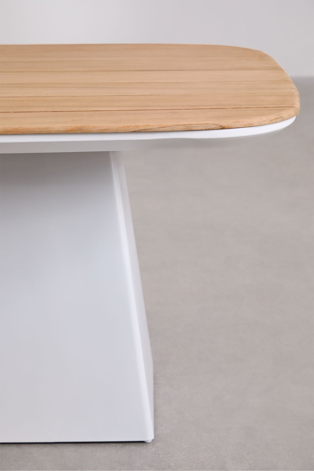 Set tavolo rettangolare 260x110 cm in alluminio e legno di teak Inkeri e 10 sedie da giardino impilabili in alluminio Elvira