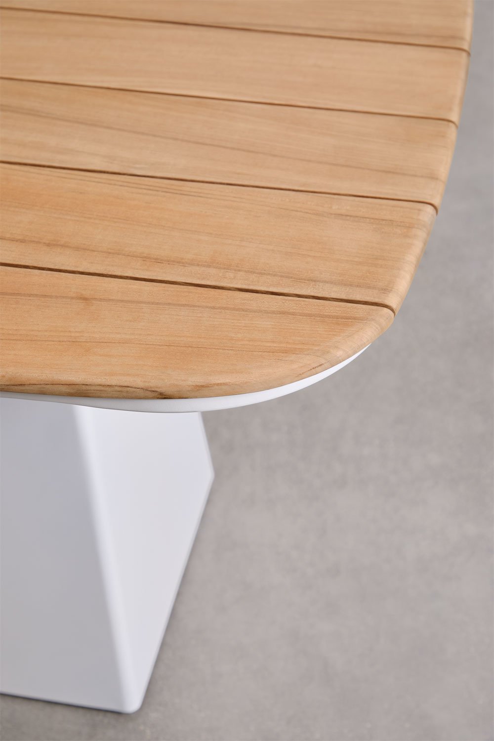 Set tavolo rettangolare 260x110 cm in alluminio e teak Inkeri e 10 sedie da giardino con braccioli in legno Saira