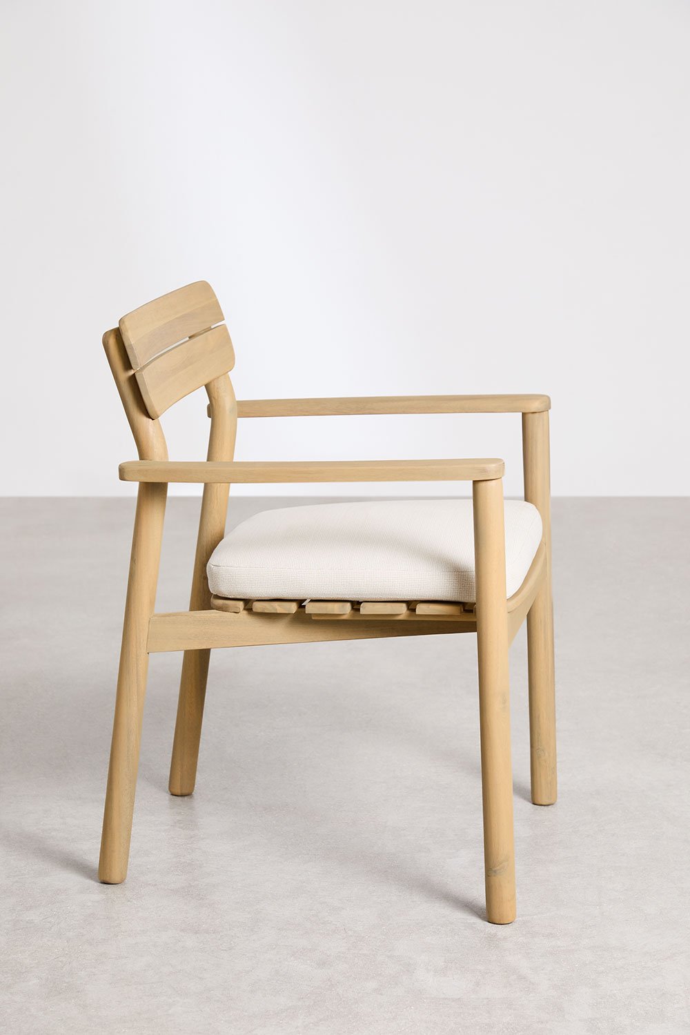 Set tavolo rettangolare 260x110 cm in alluminio e teak Inkeri e 10 sedie da giardino con braccioli in legno Saira