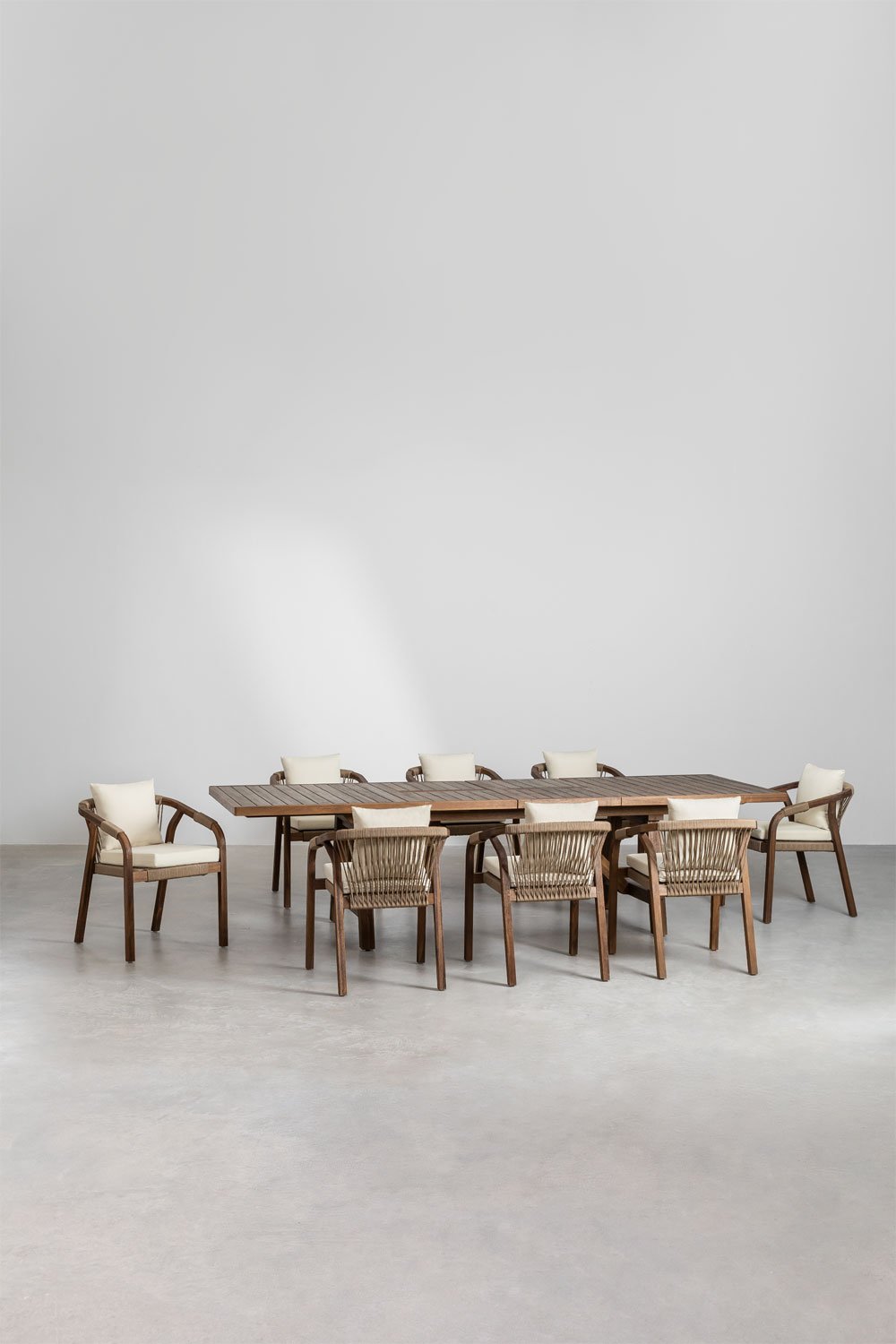 Set tavolo rettangolare estensibile 200-260-320x100 cm e 8 sedie da pranzo con braccioli in legno di acacia Dubai