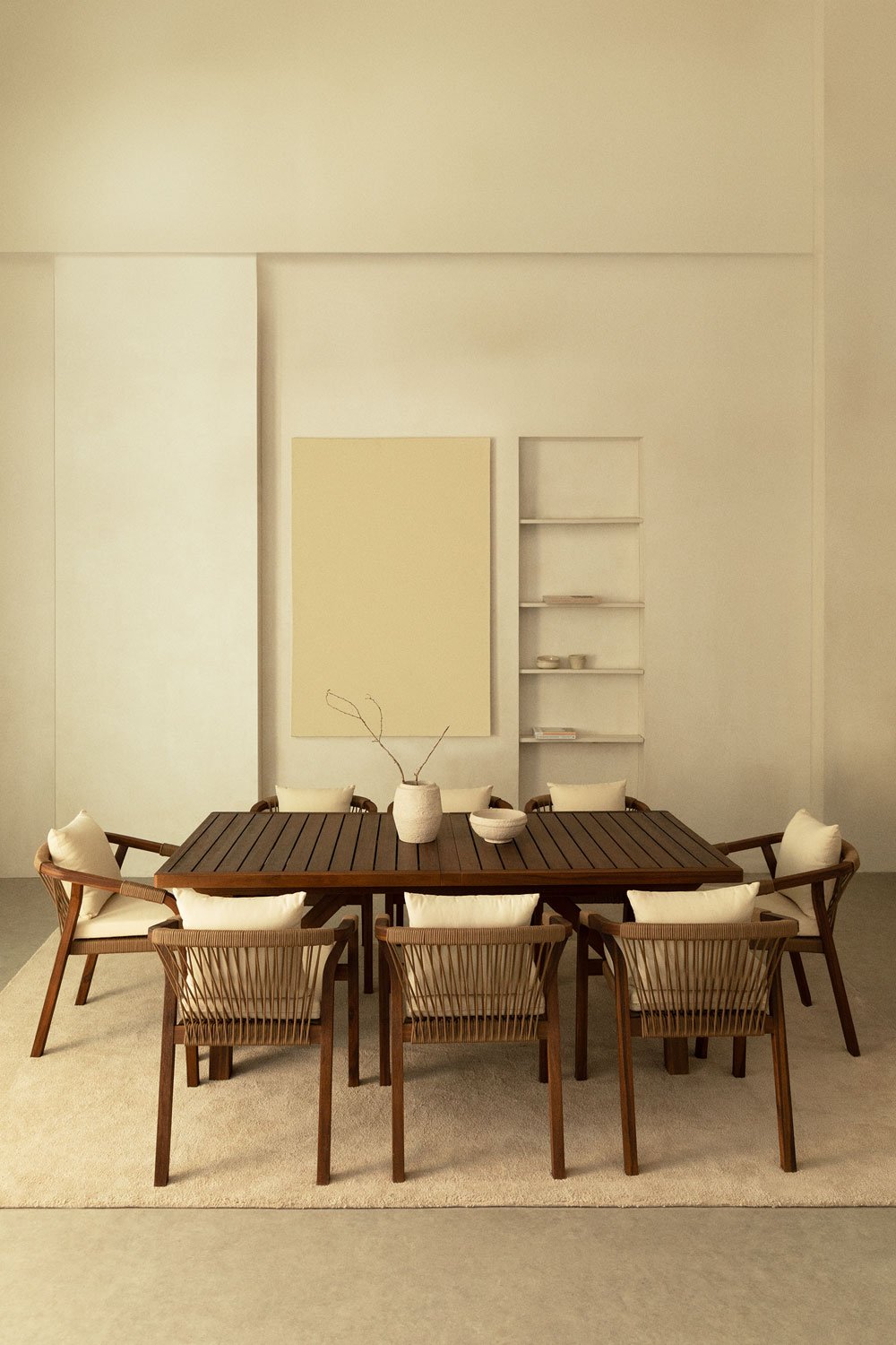 Set tavolo rettangolare estensibile 200-260-320x100 cm e 8 sedie da pranzo con braccioli in legno di acacia Dubai