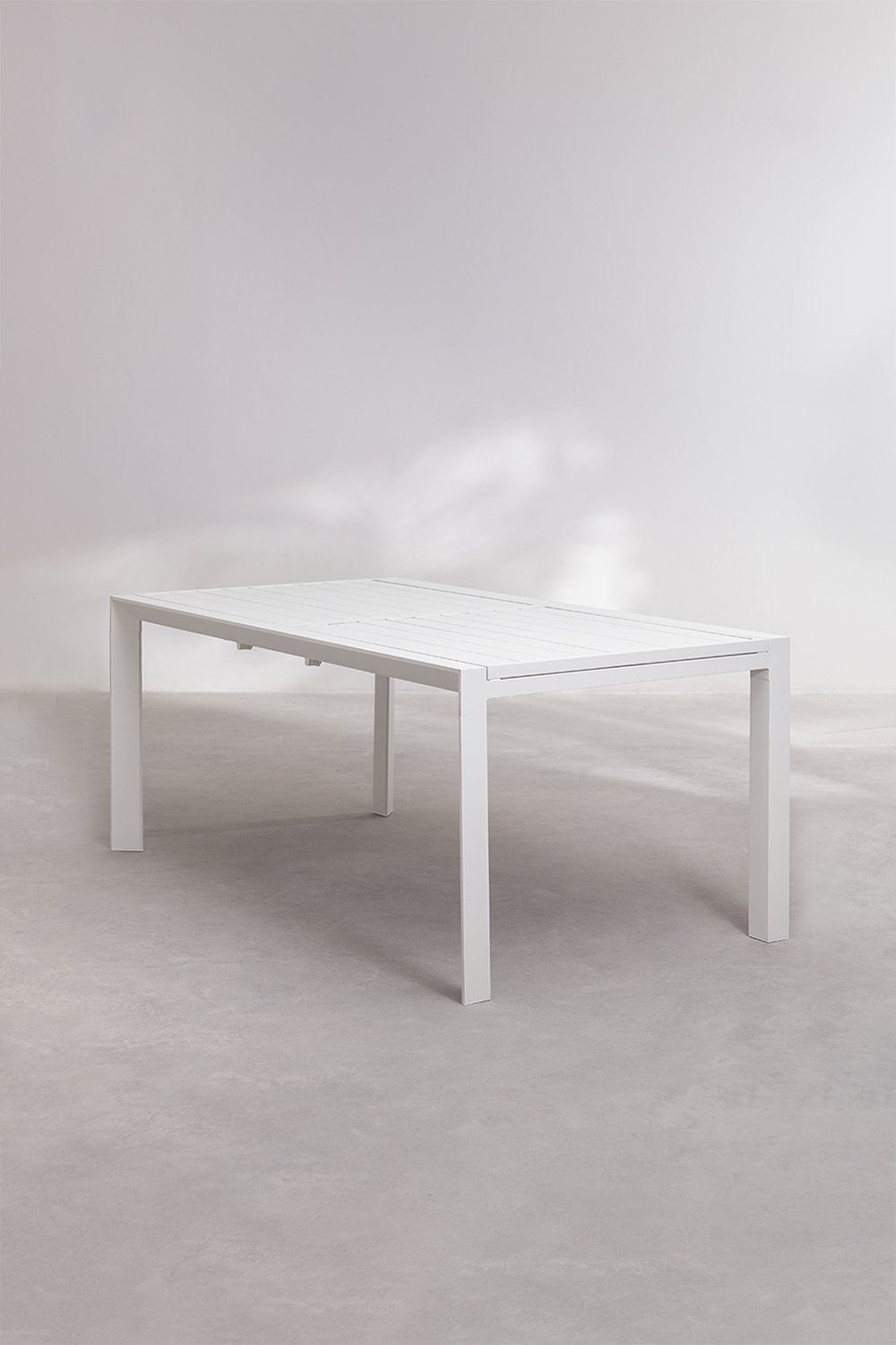 Set tavolo rettangolare allungabile Starmi, 180-240x100 cm, in alluminio e 6 sedie da giardino Eika.