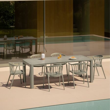 Set tavolo rettangolare Arnadine (180x100 cm) e 6 sedie da giardino Ivor